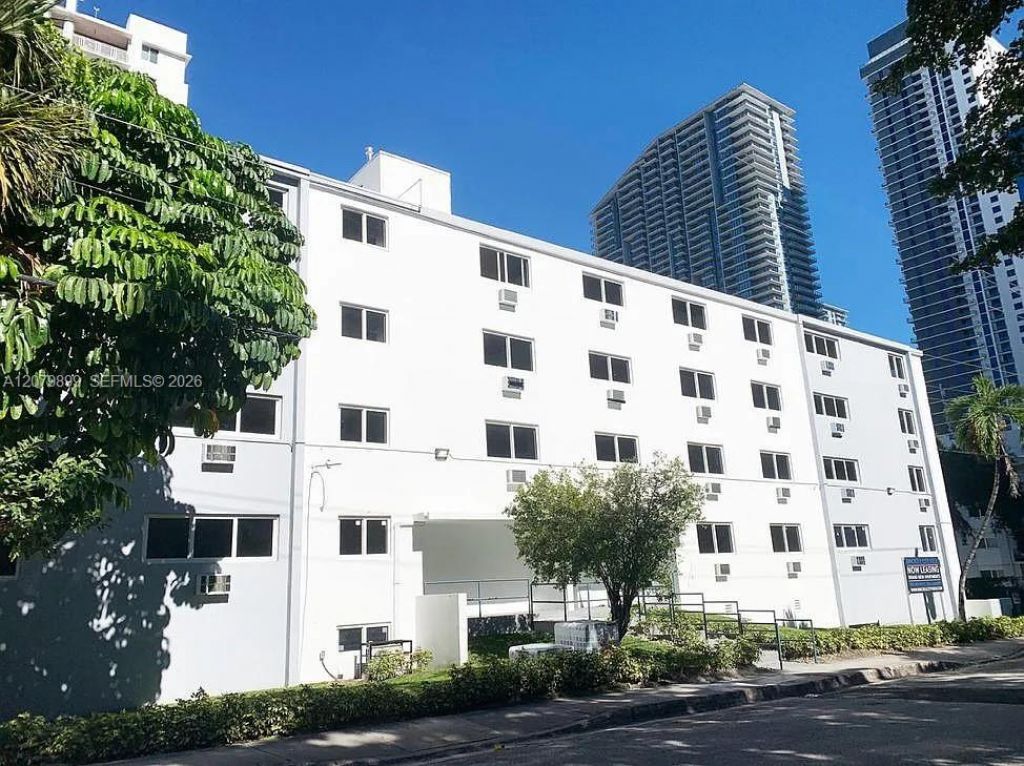 143 SW 9th St, Unit 407, Miami, FL 33130 Photo