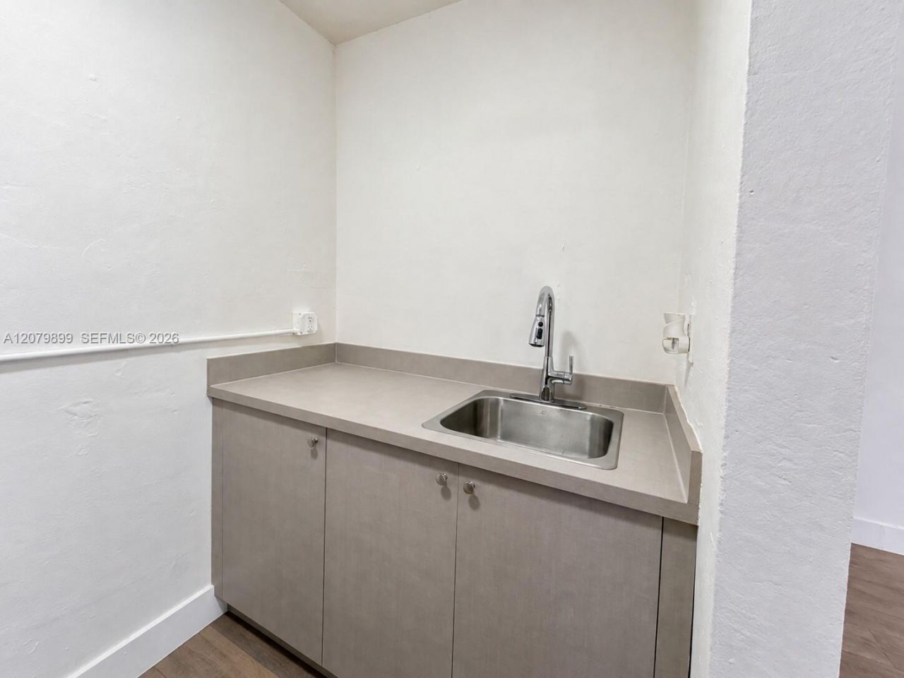 143 SW 9th St, Unit 407, Miami, FL 33130 Photo