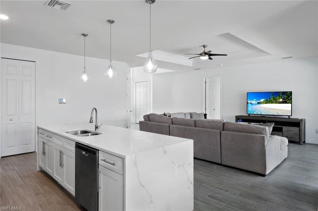 1613 NW 42nd Pl, Cape Coral, FL 33993 Photo
