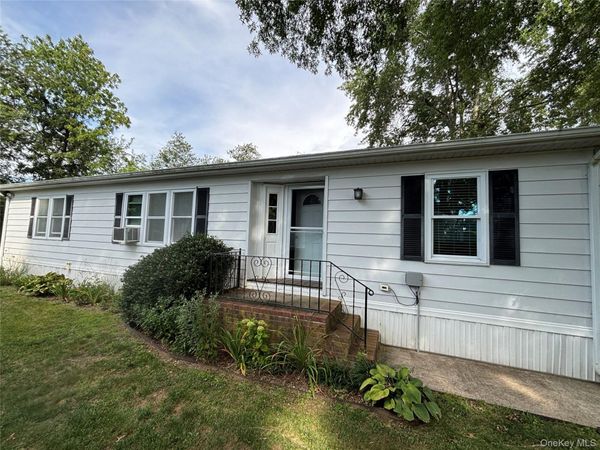 103 West Lane , Unit 12B Witt L, Aquebogue, NY 11901