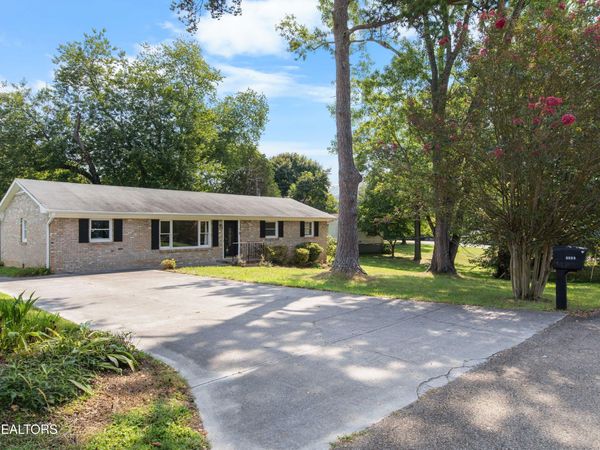 6604 Duke Rd, Knoxville, TN 37918