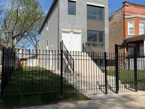 4933 W Walton Street , Chicago, IL 60651