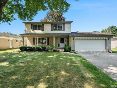 32229 Cambridge Drive , Warren, Mi 48093