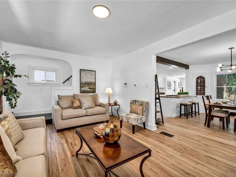 18101 Hiller Avenue, Cleveland, OH 44119 Photo 16