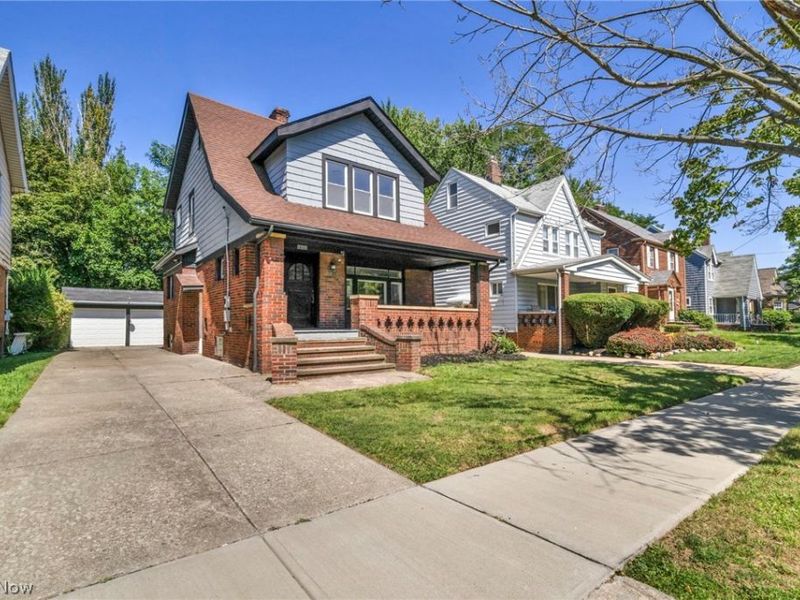 18101 Hiller Avenue, Cleveland, OH 44119 Photo 20