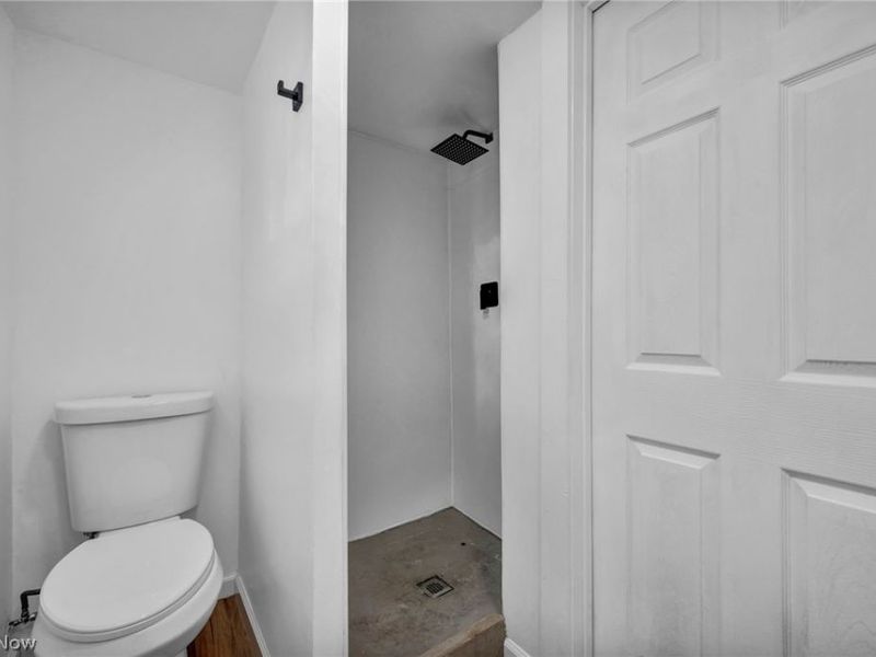 18101 Hiller Avenue, Cleveland, OH 44119 Photo 37