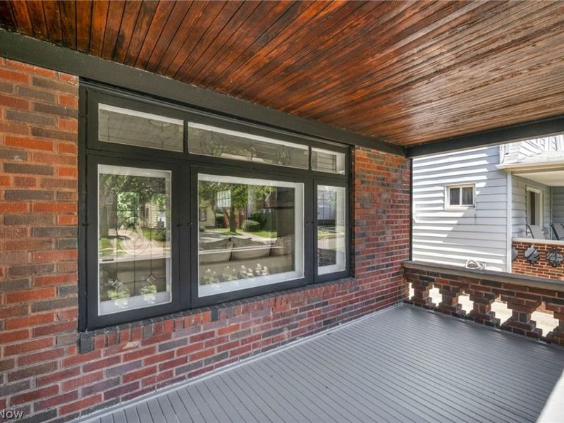 18101 Hiller Avenue, Cleveland, OH 44119 Photo 4