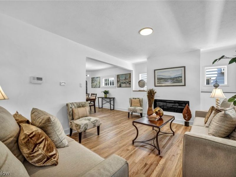 18101 Hiller Avenue, Cleveland, OH 44119 Photo 7