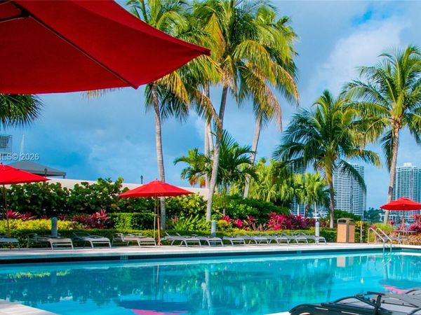 18100 N Bay Rd , Unit 809, Sunny Isles Beach, FL 33160