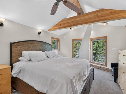 7231 Alpine Way , Soda Springs, CA 95728 Photo