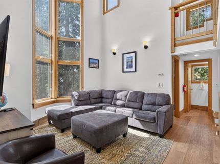 7231 Alpine Way , Soda Springs, CA 95728 Photo