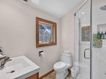 7231 Alpine Way , Soda Springs, CA 95728 Photo