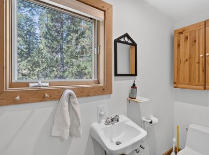 7231 Alpine Way , Soda Springs, CA 95728 Photo