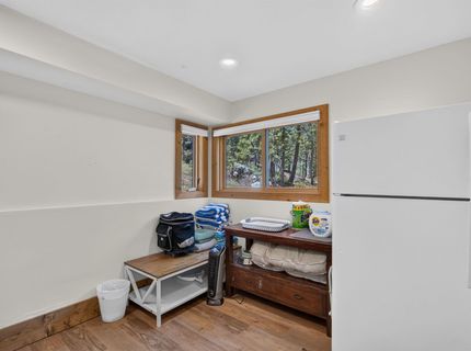 7231 Alpine Way , Soda Springs, CA 95728 Photo