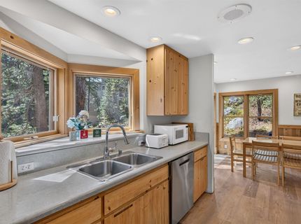 7231 Alpine Way , Soda Springs, CA 95728 Photo