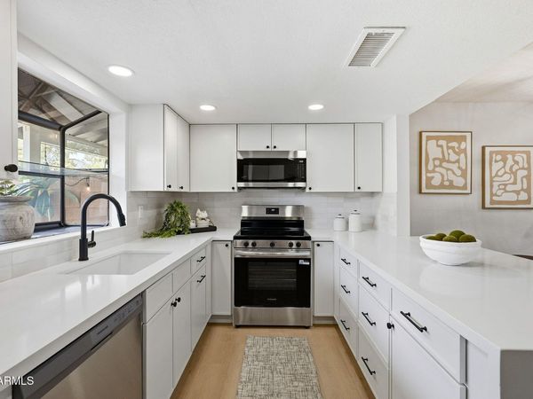 4841 E KACHINA Trail, Unit 3, Phoenix, AZ 85044