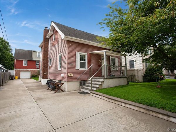 55 Centre Street , Woodmere, NY 11598