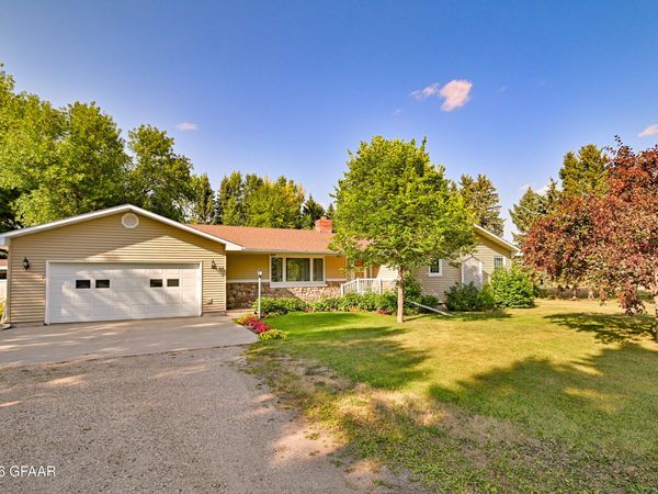10349 ND-5 , Langdon, ND 58249