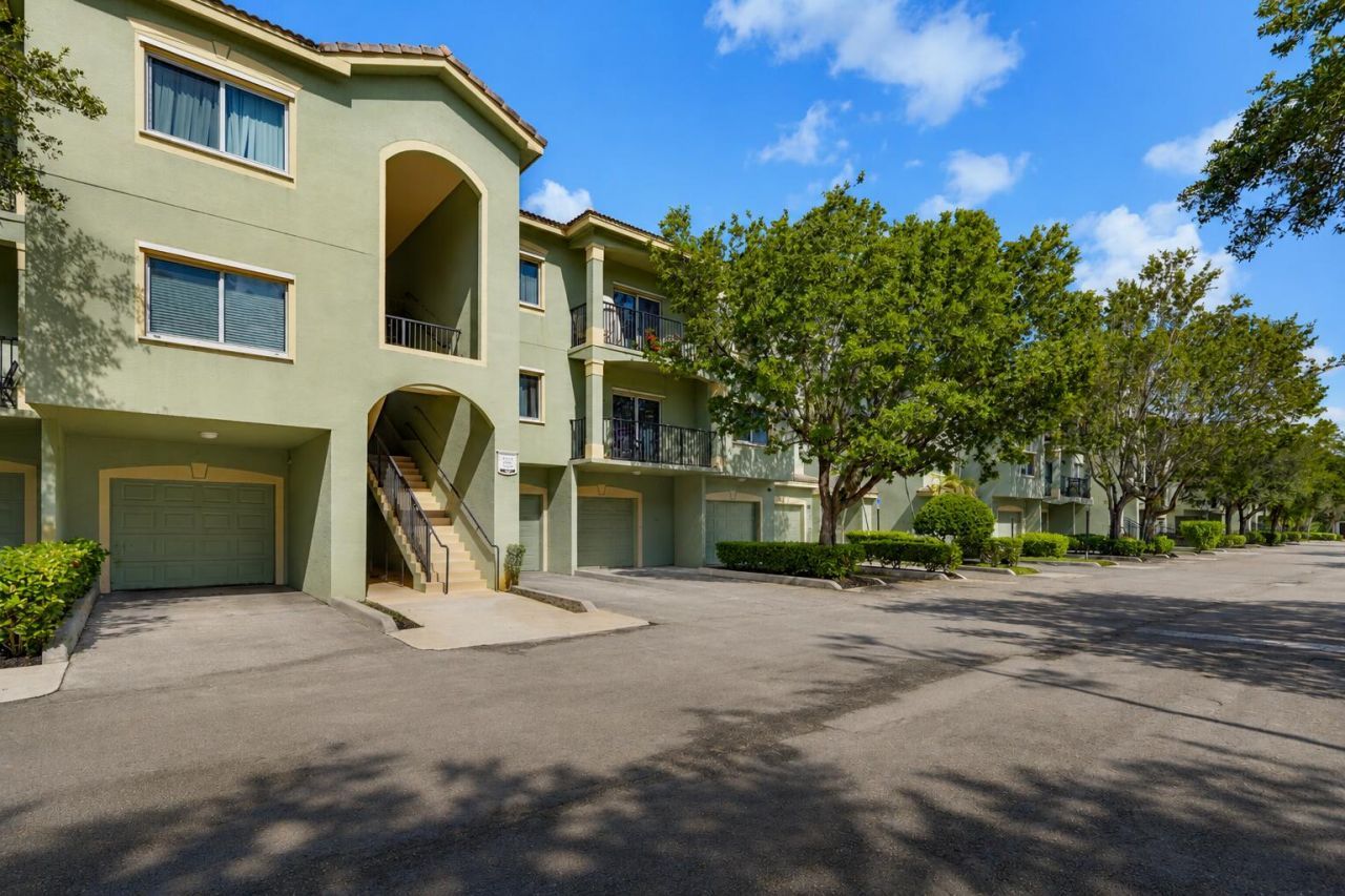 350 Crestwood Circle, Unit 306, Royal Palm Beach, FL 33411 Photo