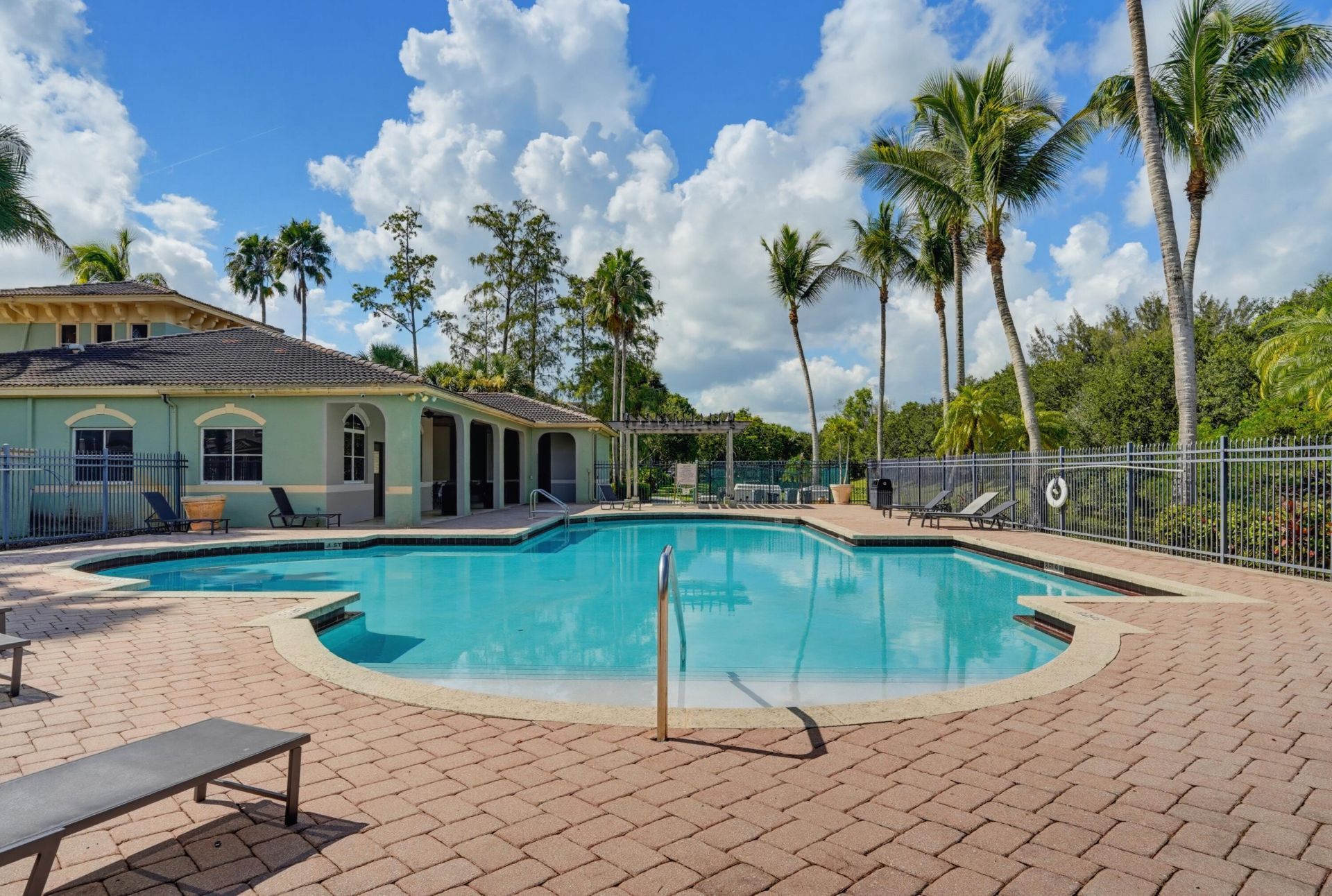 350 Crestwood Circle, Unit 306, Royal Palm Beach, FL 33411 Photo