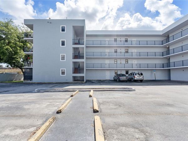 5825 W 25 Ct, Unit 212, Hialeah, FL 33016