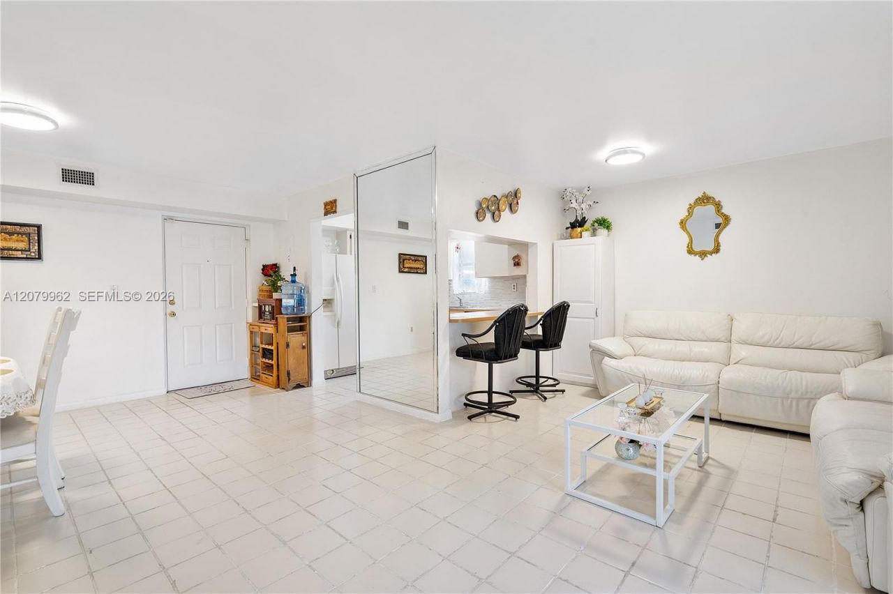 5825 W 25 Ct, Unit 212, Hialeah, FL 33016 Photo