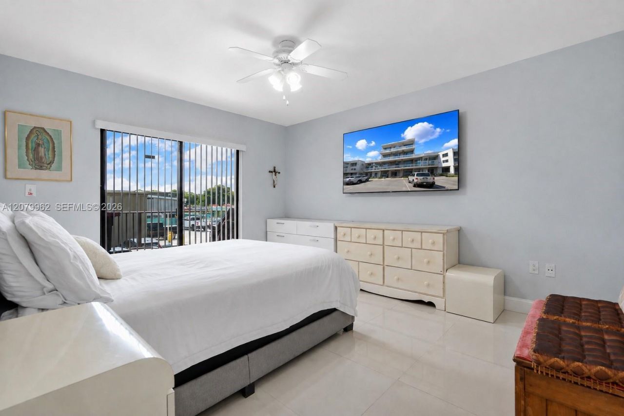 5825 W 25 Ct, Unit 212, Hialeah, FL 33016 Photo