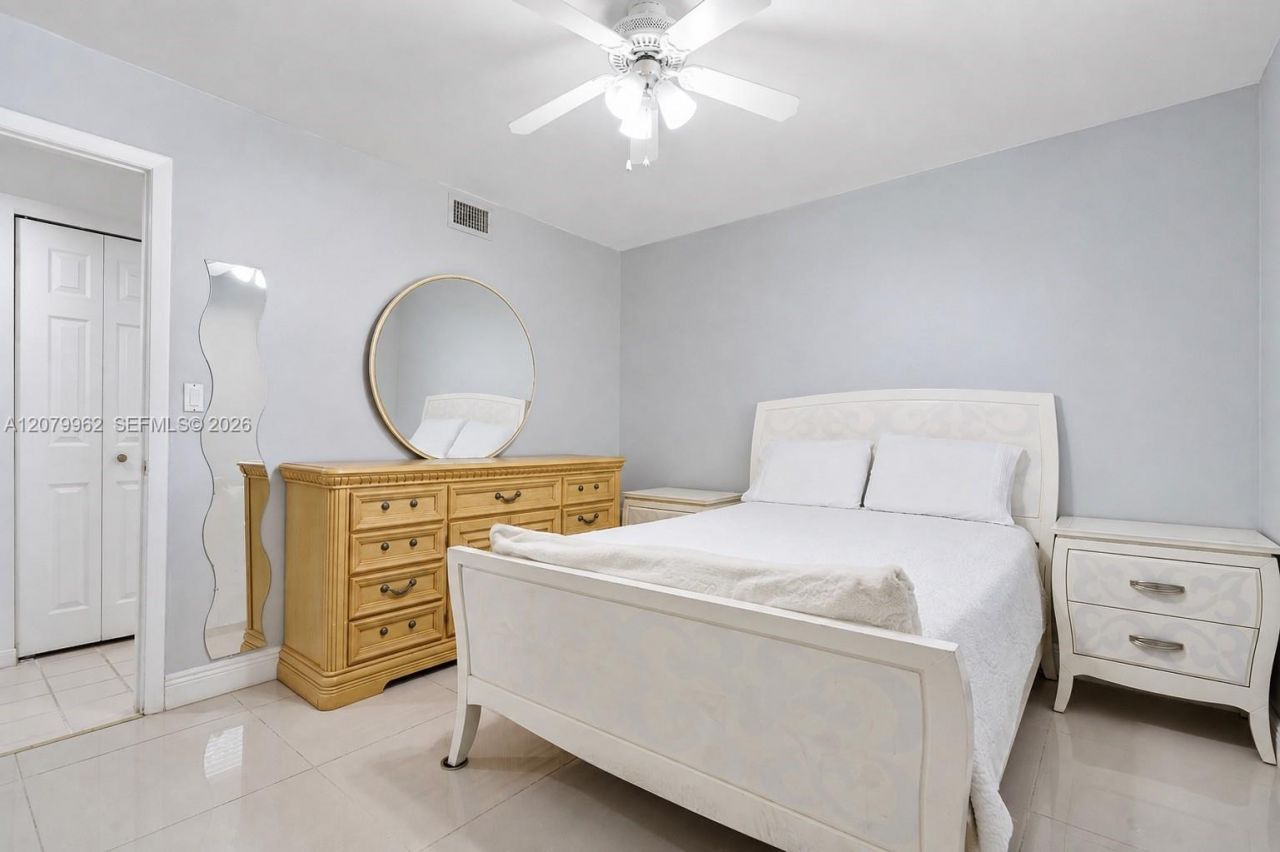 5825 W 25 Ct, Unit 212, Hialeah, FL 33016 Photo