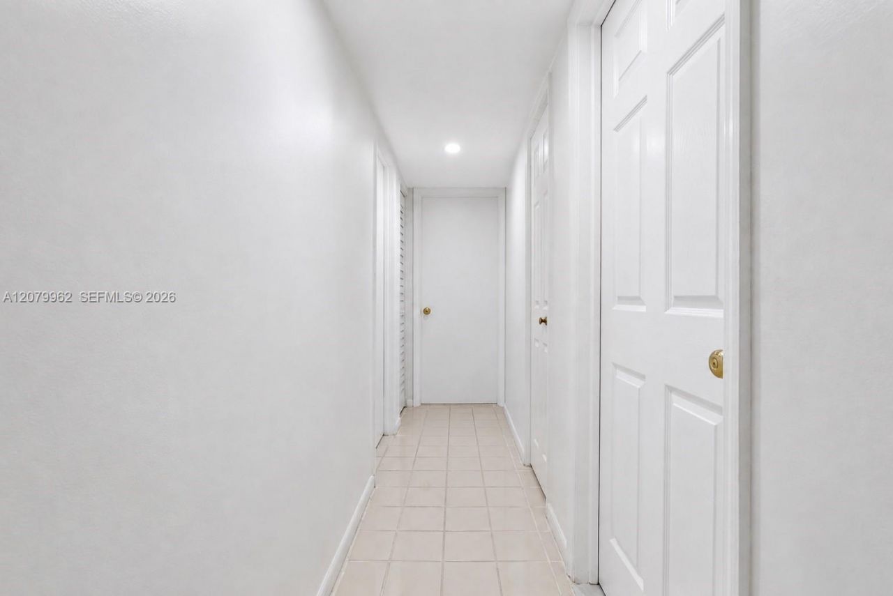 5825 W 25 Ct, Unit 212, Hialeah, FL 33016 Photo
