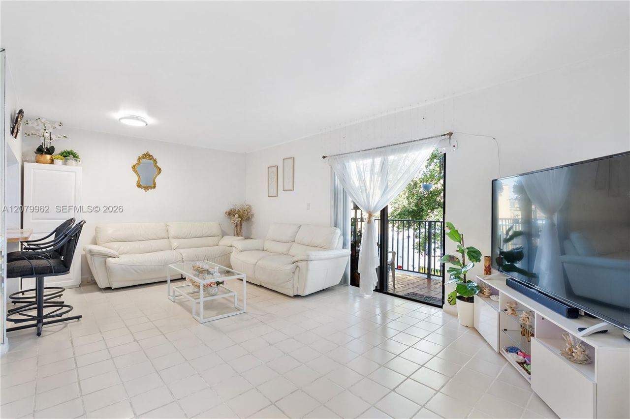 5825 W 25 Ct, Unit 212, Hialeah, FL 33016 Photo