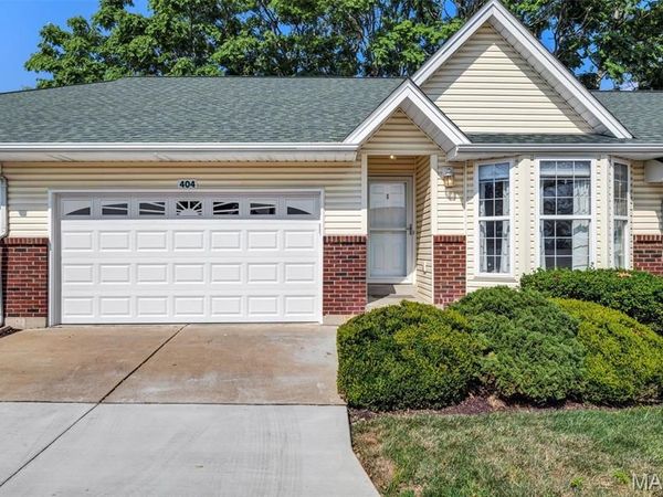 404 Cardinal Commons Court , St Peters, MO 63376