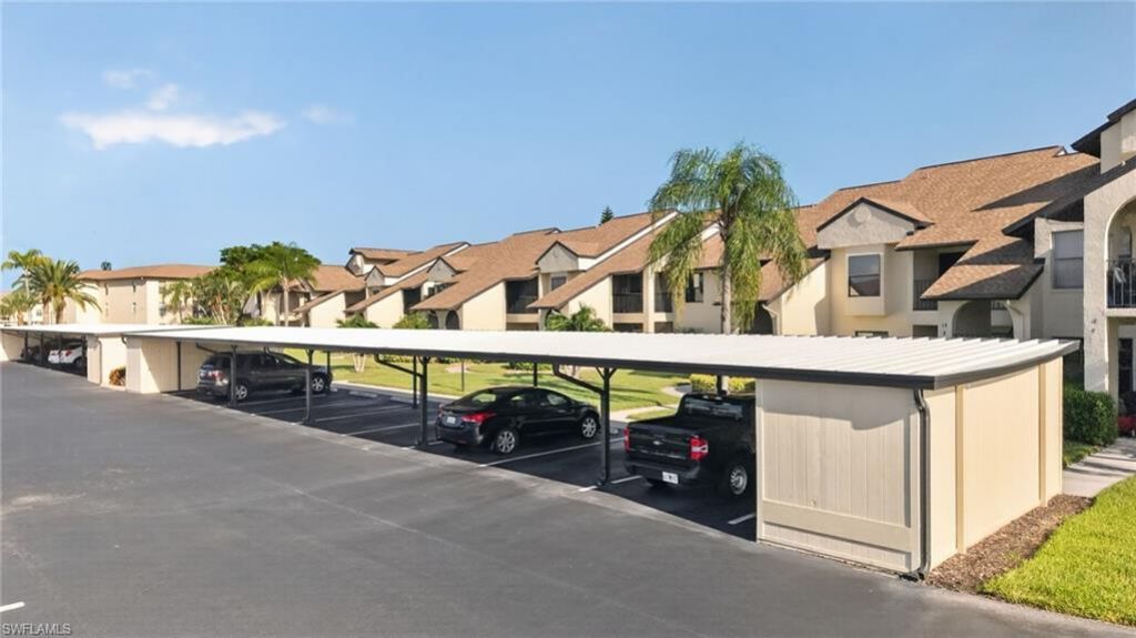 8430 Charter Club Cir, Unit 15, Fort Myers, FL 33919 Photo
