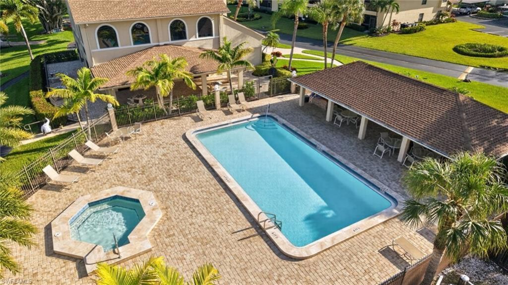 8430 Charter Club Cir, Unit 15, Fort Myers, FL 33919 Photo