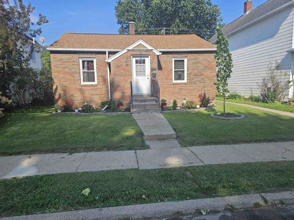 2710 Washington Street, Dubuque, IA 52001