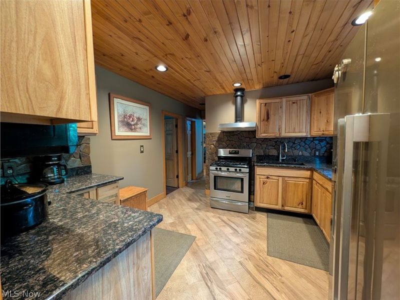 37761 Milann Drive, Willoughby Hills, OH 44094 Photo 16