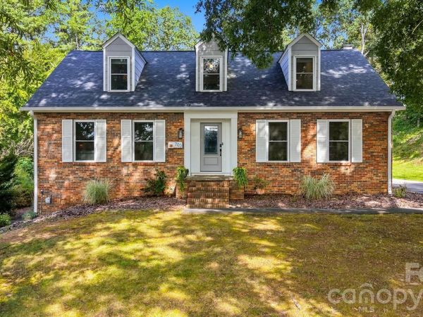 703 Wilmore Street NE, Lenoir, NC 28645