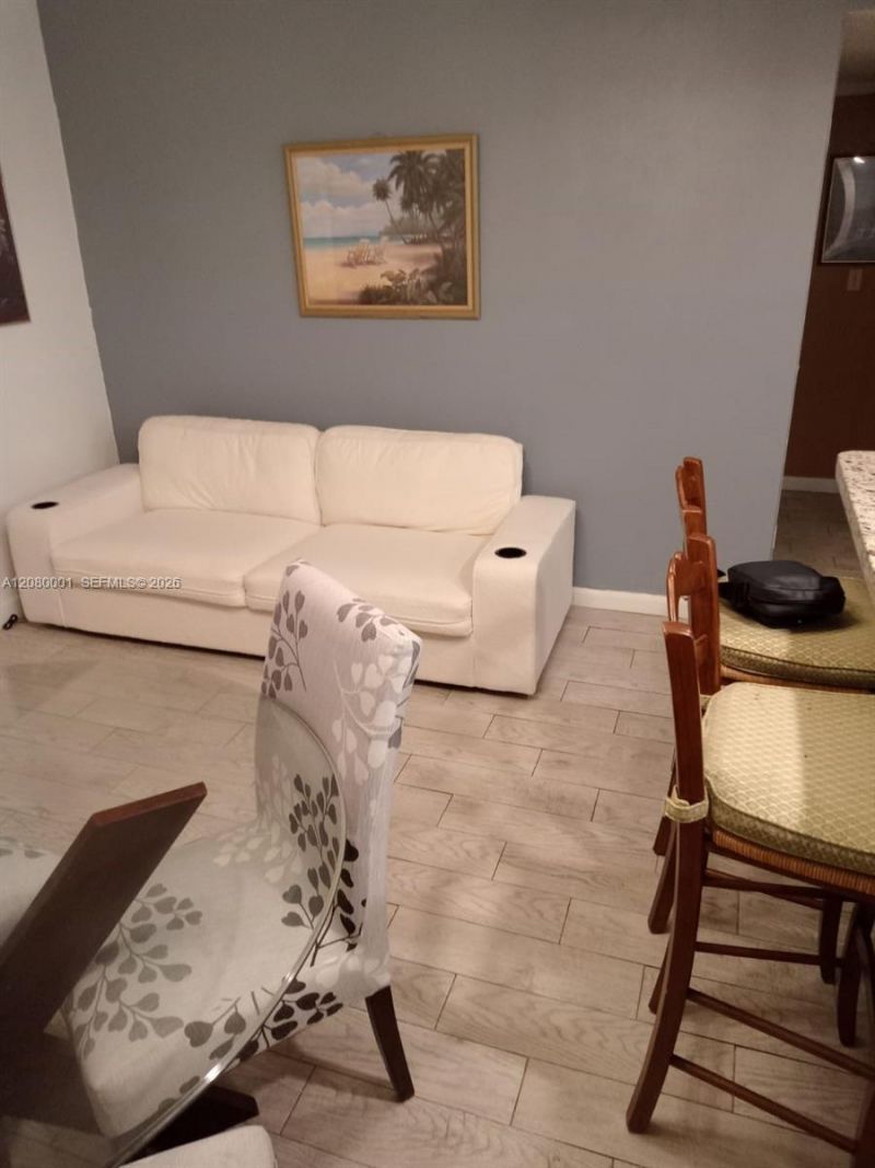 319 NE 14th Ave , Unit 604, Hallandale Beach, FL 33009 Photo
