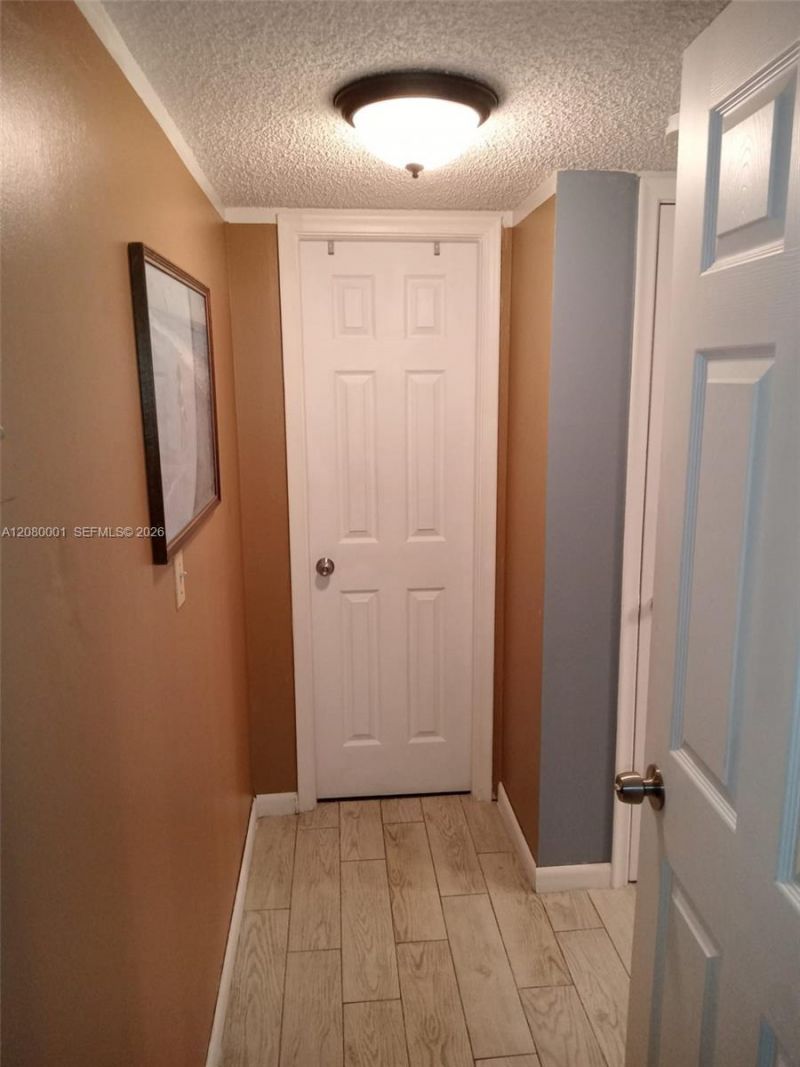 319 NE 14th Ave , Unit 604, Hallandale Beach, FL 33009 Photo