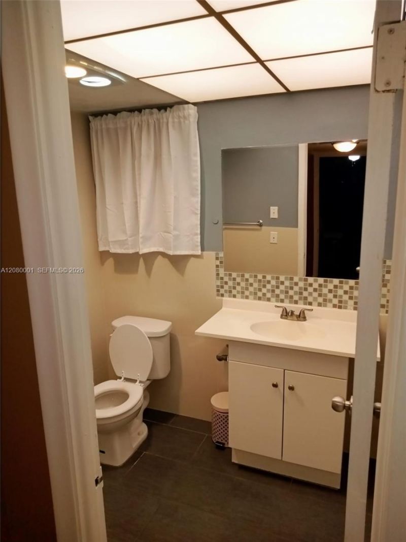 319 NE 14th Ave , Unit 604, Hallandale Beach, FL 33009 Photo
