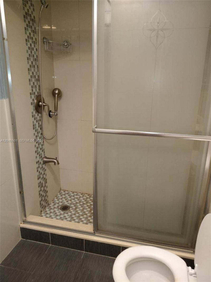319 NE 14th Ave , Unit 604, Hallandale Beach, FL 33009 Photo
