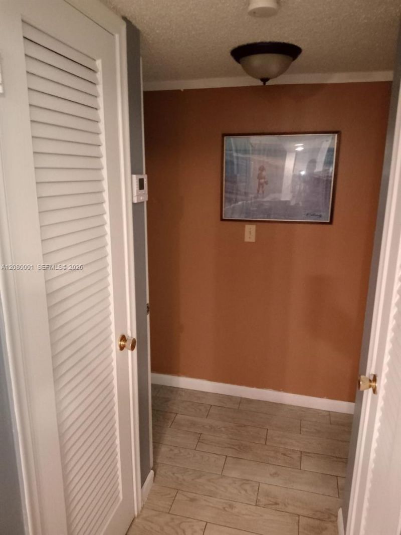 319 NE 14th Ave , Unit 604, Hallandale Beach, FL 33009 Photo