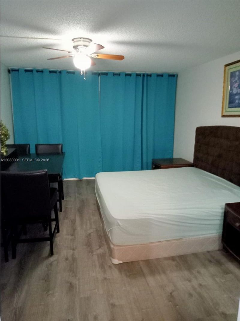 319 NE 14th Ave , Unit 604, Hallandale Beach, FL 33009 Photo