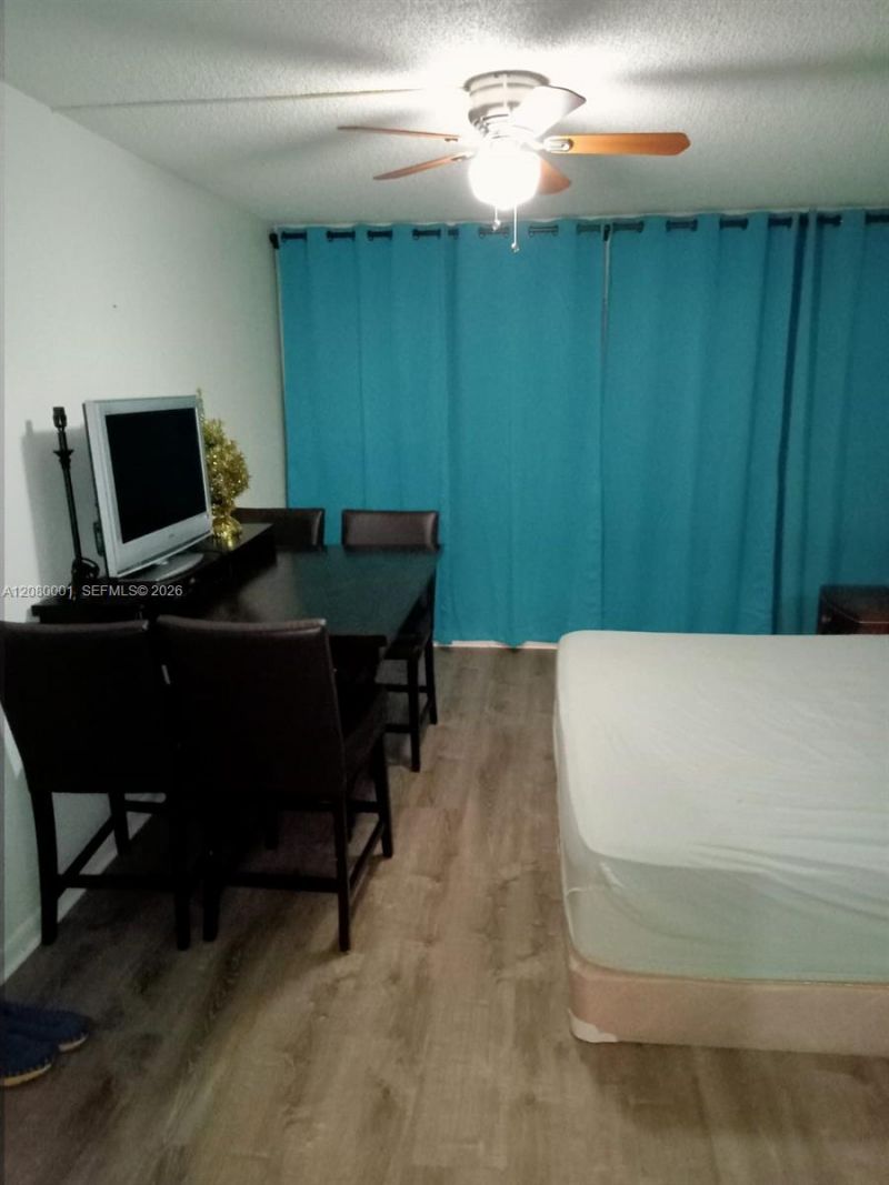 319 NE 14th Ave , Unit 604, Hallandale Beach, FL 33009 Photo