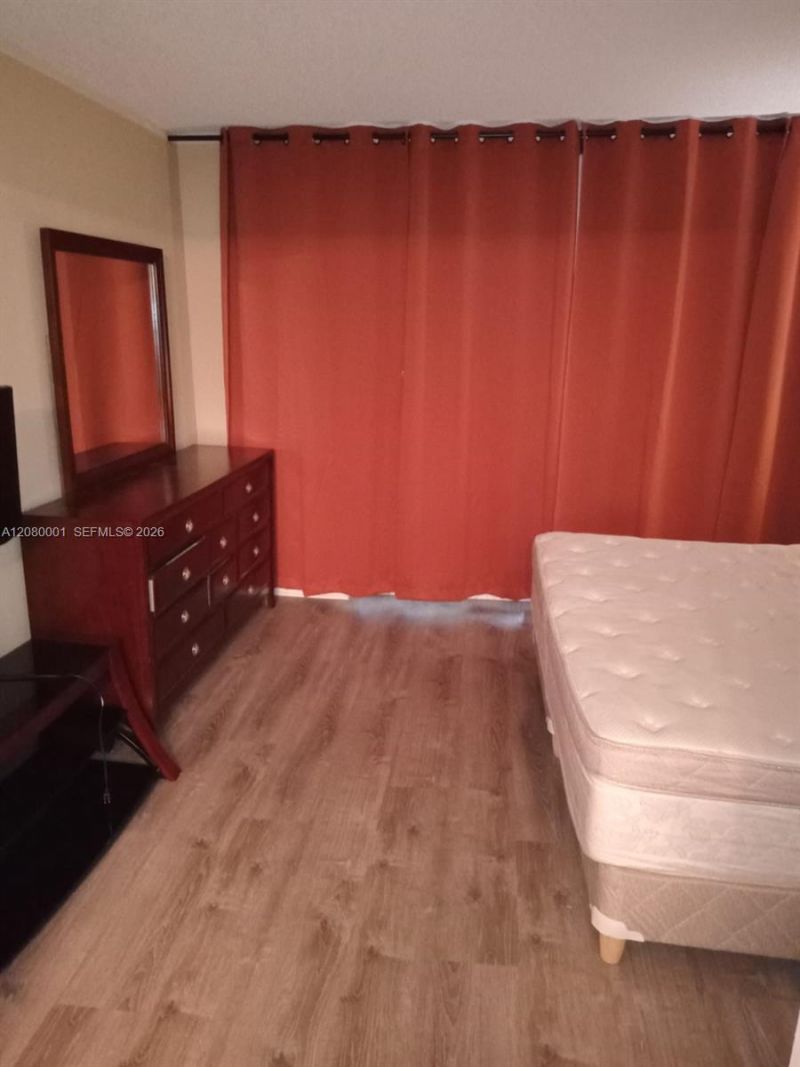 319 NE 14th Ave , Unit 604, Hallandale Beach, FL 33009 Photo
