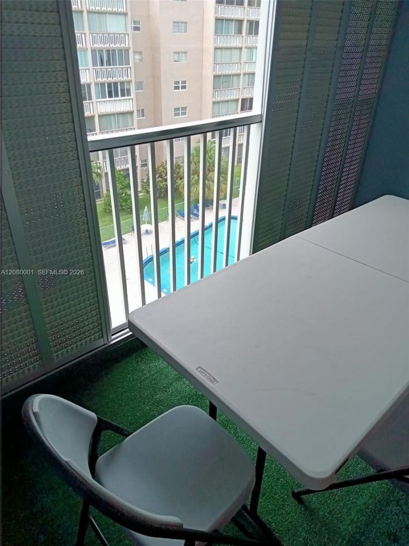 319 NE 14th Ave , Unit 604, Hallandale Beach, FL 33009 Photo