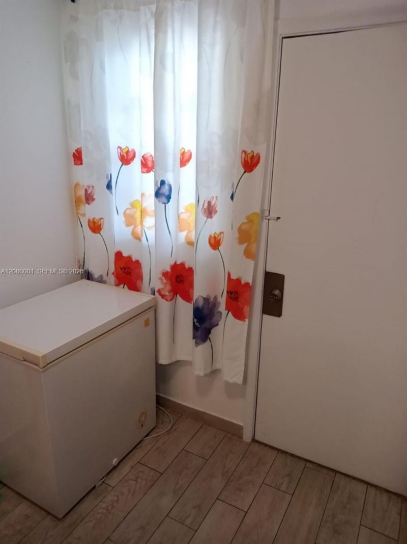 319 NE 14th Ave , Unit 604, Hallandale Beach, FL 33009 Photo