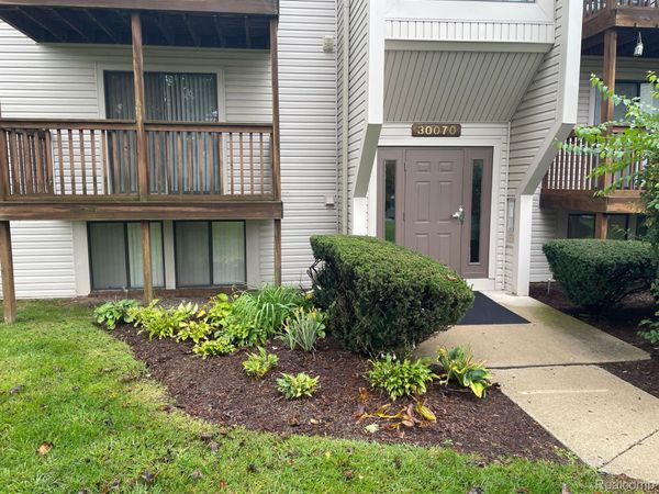 30070 W 12 Mile Road , Unit 123, Farmington Hills, Mi 48334