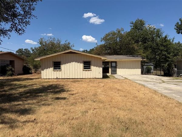2405 Avenue E, Brownwood, TX 76801