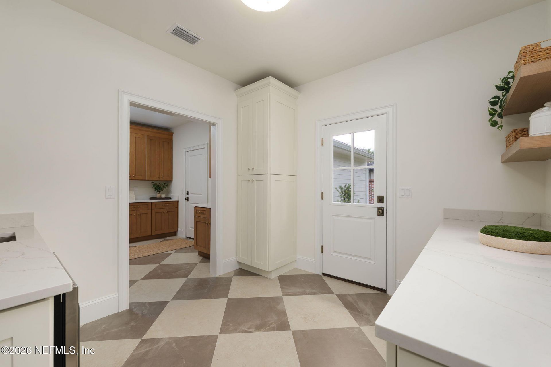 4275 Point La Vista Road W, Jacksonville, FL 32207 Photo
