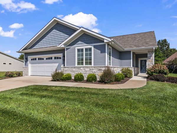 3909 WATERSTONE Way, Springfield, IL 62711